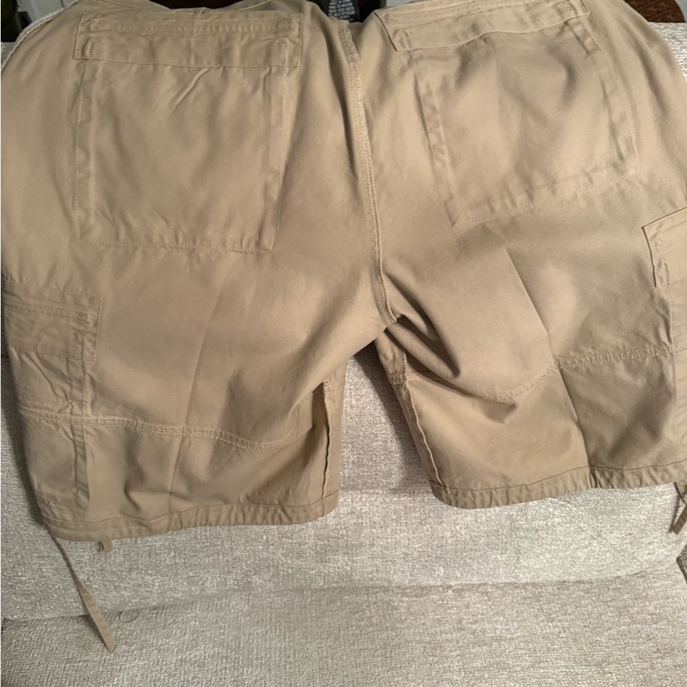 Cargo Beige Shorts - Picture 7 of 7